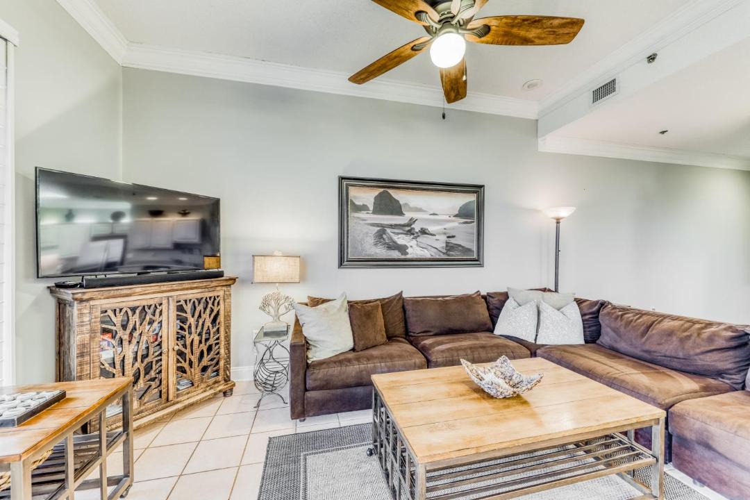 Photo of Livingroom in Orange Beach