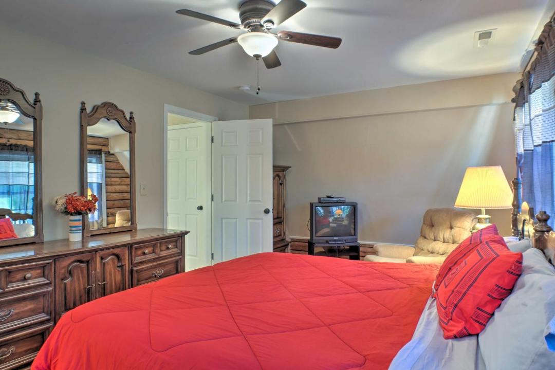 Photo of Bedroom in Groveoak