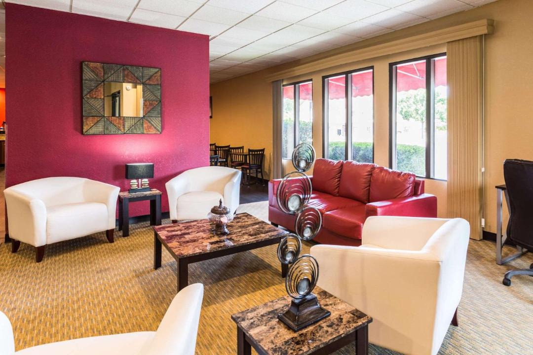 Photo of Livingroom in Homewood