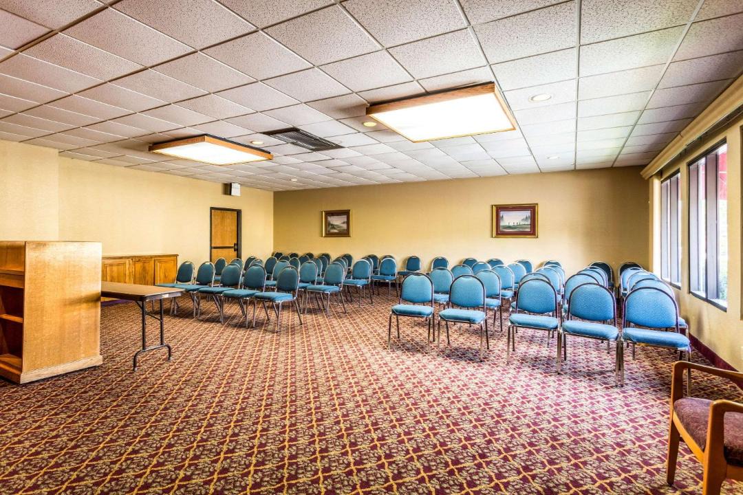 Photo of Livingroom in Homewood