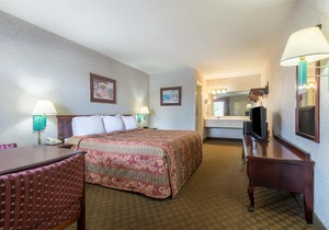 Days Inn by Wyndham Greenville