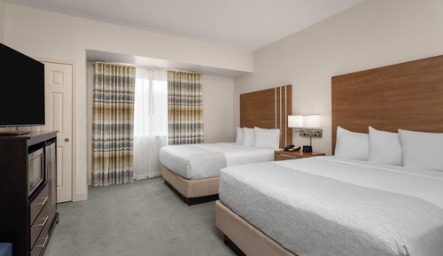 Room, 2 Queen Beds, Non Smoking, Pool View