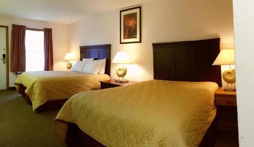Queen Room with Two Queen Beds - Smoking
