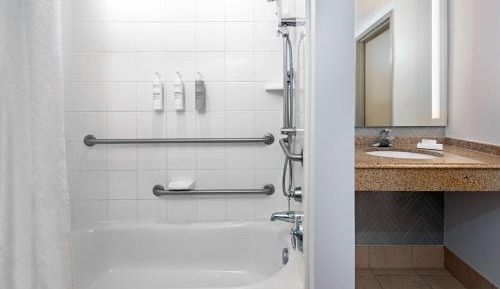 King Room with Tub - Mobility and Hearing Access