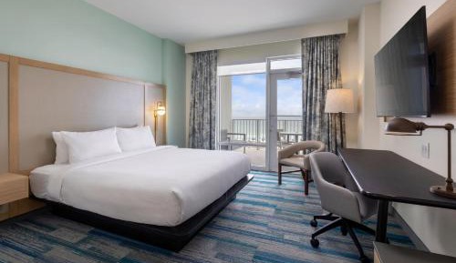 King Room with Beach View and Balcony