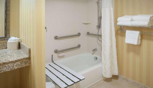 Queen Room with Two Queen Beds and Accessible Tub - Mobility Access