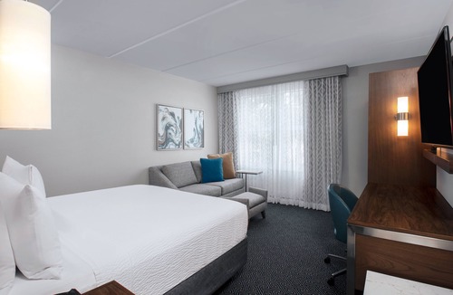 Aventura Hotel | Courtyard by Marriott Miami Aventura Mall