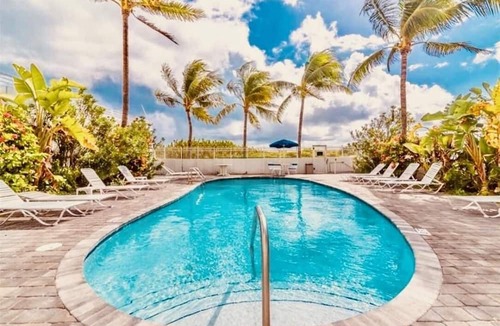 South of Fifth Condo | OCEAN Dr, Steps to Beach, NICE POOL APT. 1/1, .APPROVED PROPERTY BY THE CITY.
