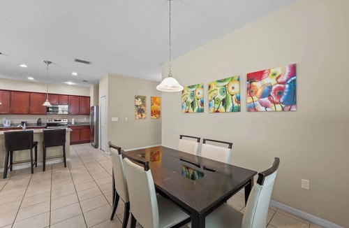 Crystal Cove House | 4 Bed Close to Disney Private Pool
