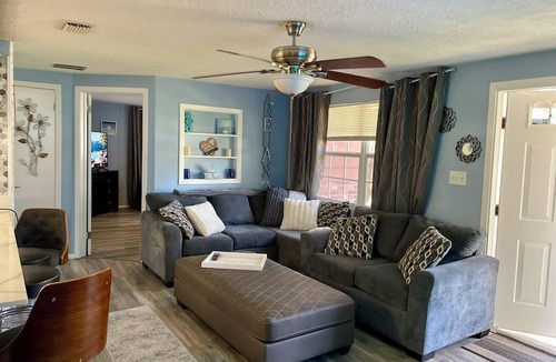 Lakewood Villas House | Gulf Side Getaway near Downtown Beaches