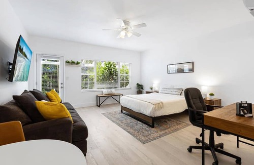 Victoria Park Apartment | Lovely Studio in the Heart of Victoria Park