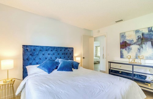 Crystal River Cottage | 2 Mi to State Parks! Crystal River Home w/Yard