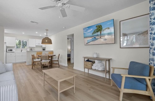 Sanibel House | Driftwood Inn