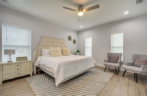 Bearss Plaza Cottage | 3 Mi to Usf: Dog-friendly Home w/Large Yard