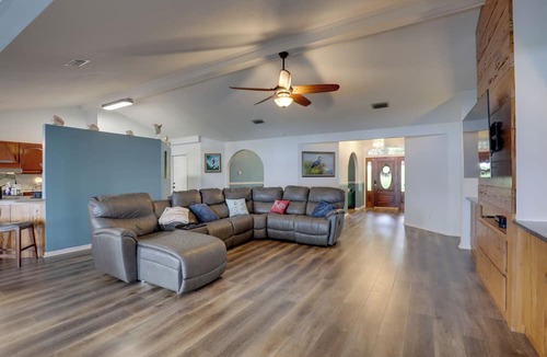 Keystone Heights Cottage | Private Beach & Dock! North Florida Lake House