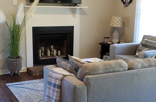 Florida Panhandle Condo | NEW! Close to Beaches! My Best Kept Secret near everything. Discounts Offered!