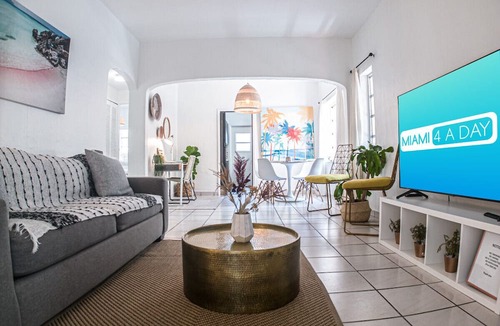 Coral Way Apartment | Tropical Charm - Little Havana/Calle Ocho 3