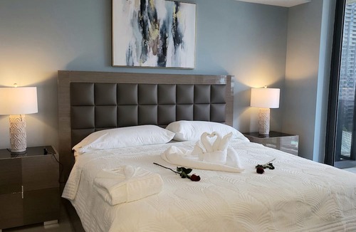 Brickell Condo | Miami Escape: 1BR+Den near Best! Nightlife, Restaurants, Shops & Luxe Amenities