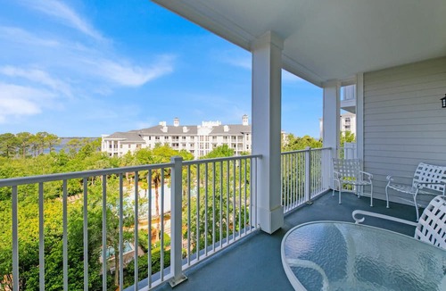 Baytowne Wharf Condo | Grand Sandestin by Baytowne Wharf Village at Sandestin Golf & Beach Resort.