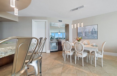 Orange Beach East Condo | Bella Luna 407-Luxury Condo-Sleeps 8-Walk to Flora-Bama-Boaters Heaven-