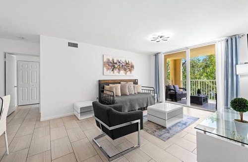 Aventura Condo | Yacht Club Miami Suite 2 Bedroom and 2 Bathroom With Baby Crib & Free Parking