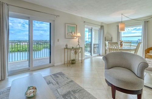 Indian Shores Condo | Spectacular Views & Endless Views! (Bldg. Construction-See Descrpt)