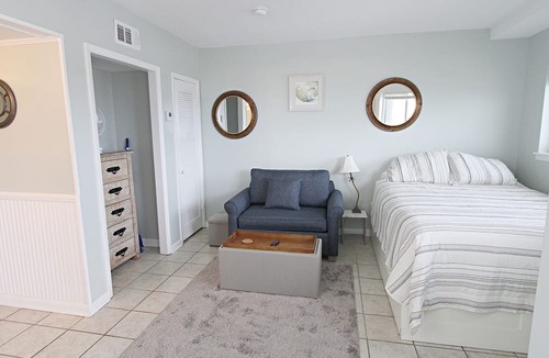 Fort Morgan Condo | 🌊Things are different at the beach! Best time for a beach getaway!🌊🏖️🌴