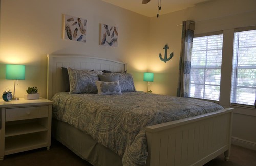 Altamont Manor Apartment | Sun, beach, and great savings: huge discounts on holiday destinations!