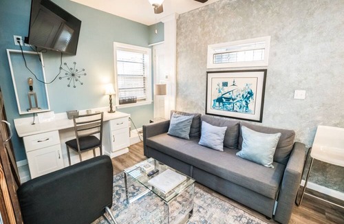 Tampa Heights Apartment | Inn The Heights - Apt. 9