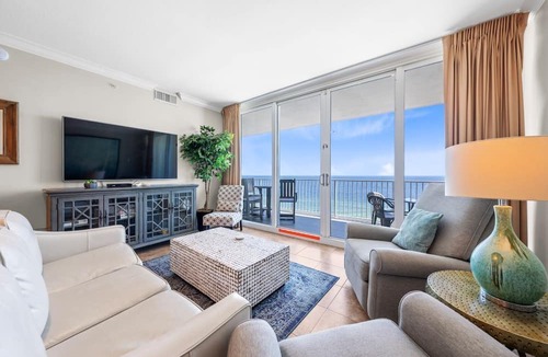 Gulf Shores Condo | Beachfront Condo w/Breath Taking Sunset Views | Pool & Sauna | Sleeps 10