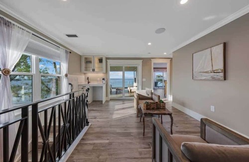 Anna Maria Apartment | Cloud 9 | Beachfront Pool & Spa | Bean Point, Golf Cart