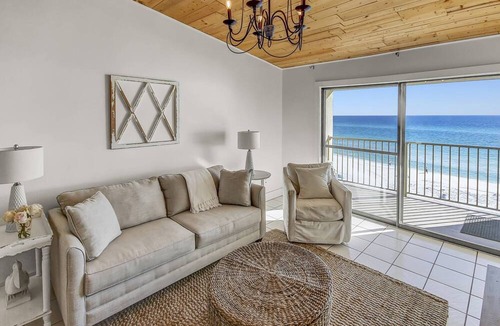 Seagrove Beach Condo | Beachfront 30A Condo! Stunning Views, Pool, 5min to Seaside, Sleeps 6, WiFi, La Dolce Vita Credit!