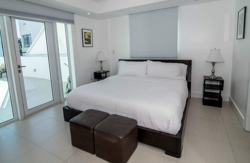 South Pointe Condo | Miami Beach Luxury Condo, W/Private Terrace (301)