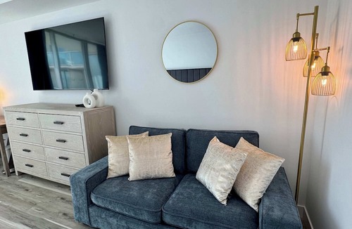 Coconut Grove Condo | Balcony Ocean Views | Pool, Gym, Wi-Fi & Parking