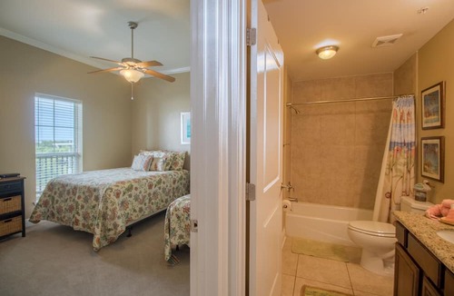 Henderson Point Condo | Condo Directly On The Beach In Pass Christian! 2 Bedroom/2 Bath- Sleeps 6!