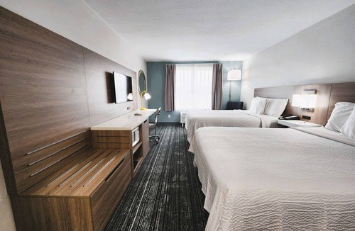 Foley Hotel | 2 Affordable Rooms w/Free Parking & Breakfast| Tanger Outlet Center - 0.9 miles