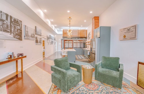 Central Business District Apartment | Downtown Mobile Luxe: Pets Ok, Walkable, Secure Parking