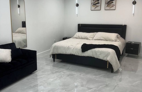 Apollo Beach Apartment | Villa Caru - Quiet Retreat Near Beaches and Beachfront Restaurants