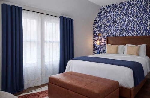 Hyde Park Apartment | Sunlit Sanctuary | Walk to Bayshore | Hyde Park | 1mi to TGH