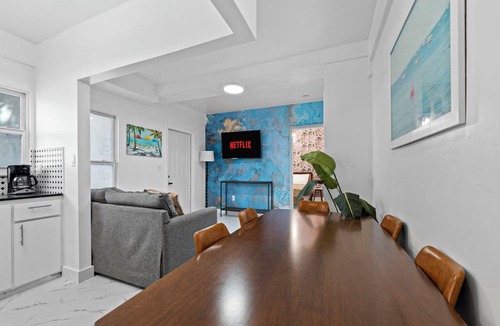 East Little Havana Apartment | Tropical Havana | 2BR | Central Location