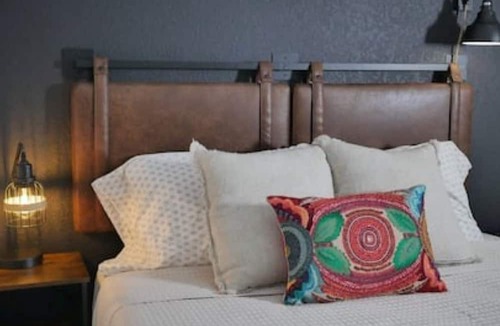 East Ybor Apartment | Charming Ybor Micro Unit. Steps from 7th Ave. #7