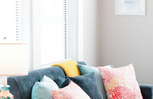 East Hill Apartment | King Loft Retreat | 1BR + Fast WiFi