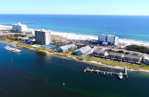 Villa Sabine Condo | Chateau by the Bay, Close to Restaurants and Bars, Walk to the Gulf or Bay- W209