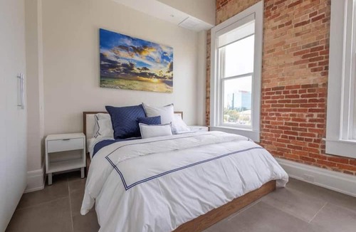 Downtown Condo | Modern Loft, Historic Streets- 2 bed/2 bath
