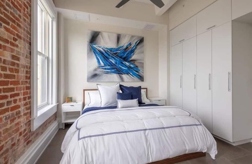 Downtown Condo | Modern Loft, Historic Streets- 2 bed/2 bath