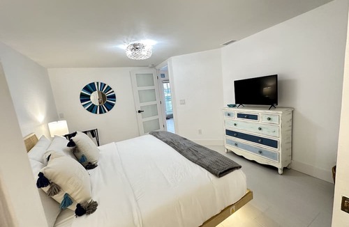 Cape Caneveral Beach Gardens Condo | Remodeled 2 Bedroom Condo in Royal Mansions Oceanfront Complex - Cape Canaveral!