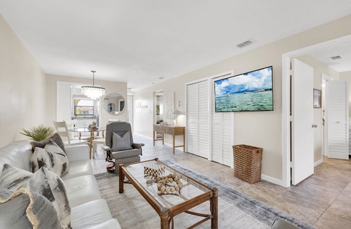 Iona Condo | Renovated 5-Star Condo - Pool & Tennis – Near Fort Myers Beach