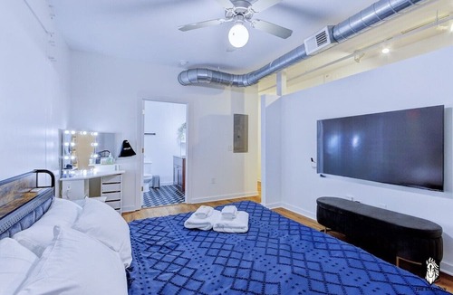 Downtown Memphis Apartment | BRAND NEW Modern Spacious Loft in Downtown with free parking