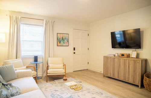 Biloxi Condo | 2BR w/POOL in the PERFECT location near Beach and Downtown! Porter #10
