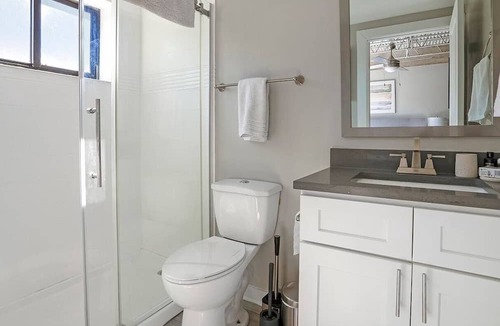 Central Business District Apartment | Come stay at our Horizon Hideaway. A modern downtown studio.
